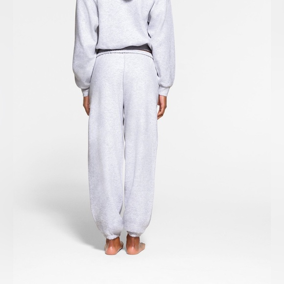 SKIMS - Cotton Fleece Jogger Sweatpant - Picture 7 of 9